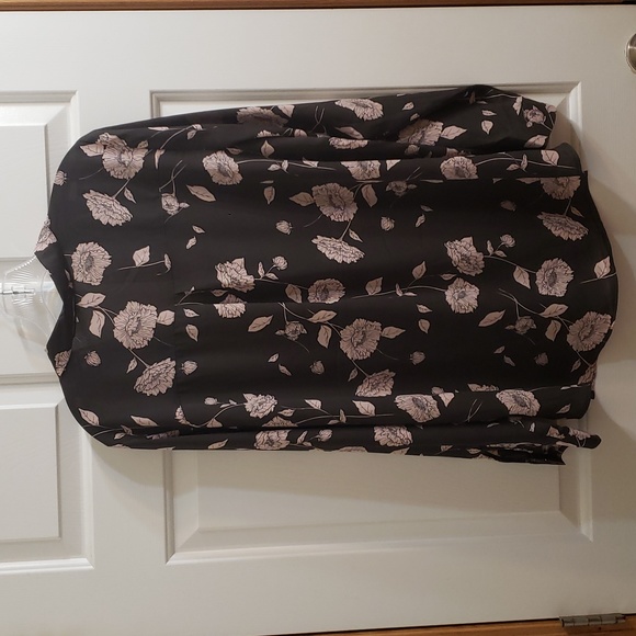 Maurices XL floral blouse - Picture 6 of 6